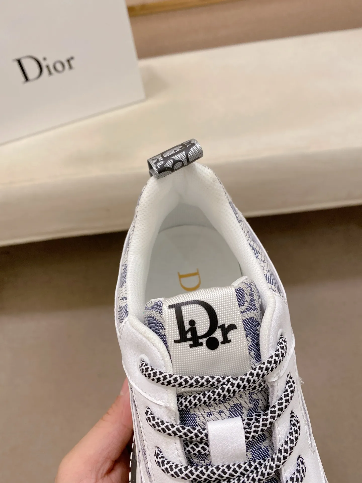 Men's shoes💰 462💰🇮🇹🇮🇹Dior d The new model is on sale at the same time at the counter. The upper 🇮🇹 is imported Italian first-layer cowhide, and the lining is fully imported sheepskin 💪💪. It is a complete 1⃣️ to 1⃣️ replica 🇮🇹💪💪, ⚠ Sole: The original sole is specially provided by the original factory. The exclusive movable molded sole is super comfortable. ⚠Original factory single goods, 🔍🔍high quality, you can enter and leave the counter at will, welcome to compare⚠. Code number:38-44